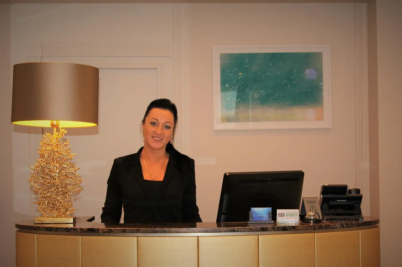 Sea Spray Hotel Brighton 4*,