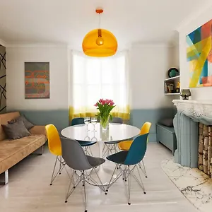 Stylish Seaside Maisonette - 200m To Apartment